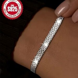 925 Sterling Silver Bracelet. (NEW)